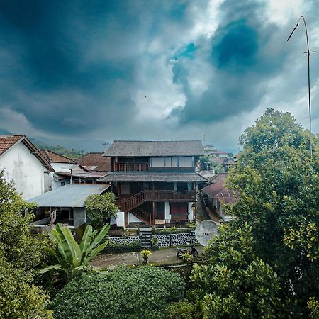 Гостевой дом Munduk Tjeraki House Экстерьер фото